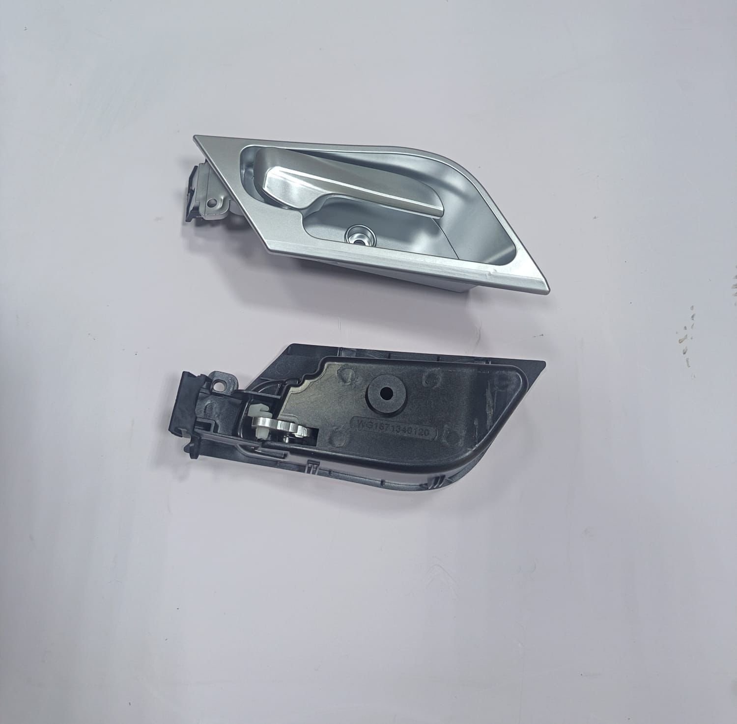 مقابض باب داخلية